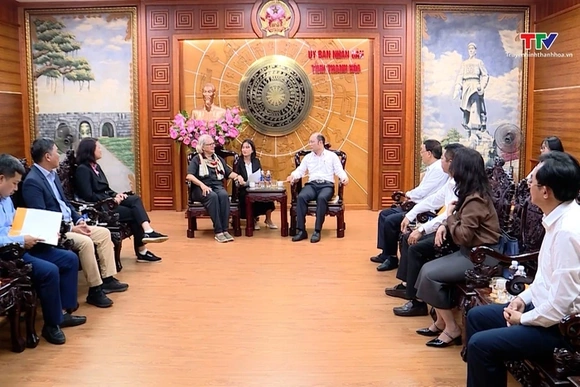 Phó Chủ tịch UBND tỉnh Cao Văn Cường tiếp xã giao đoàn công tác của tổ chức Đông Tây Hội ngộ