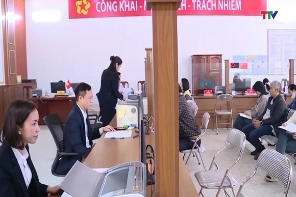 Tiếp tục đẩy mạnh phân cấp, phân quyền thực hiện thủ tục hành chính cho chính quyền địa phương
