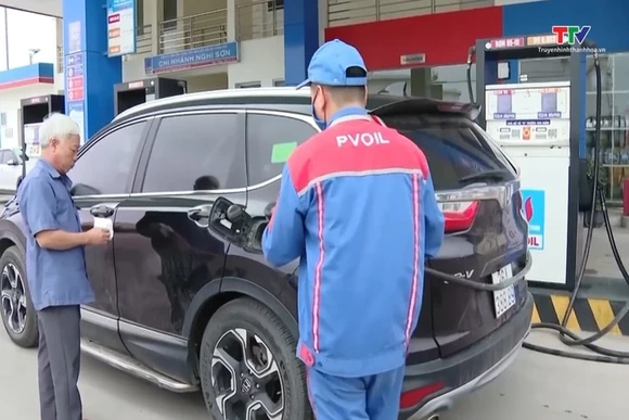 Chính thức miễn thuế môi trường, VAT, tiêu thụ đặc biệt với xăng dầu