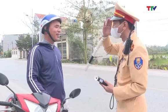 Xử lý gần 2.000 trường hợp vi phạm nồng độ cồn trong 1 ngày