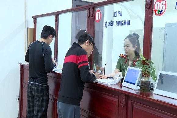Cấp hộ chiếu trong chưa đầy 24h cho trường hợp khẩn cấp