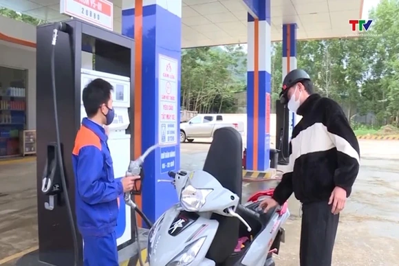Ngân sách tạm ứng 8.000 tỷ đồng cho Quỹ bình ổn giá xăng dầu