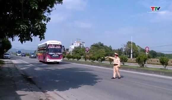 Siết quản lý phù hiệu, xử lý nghiêm xe vận tải "chui"