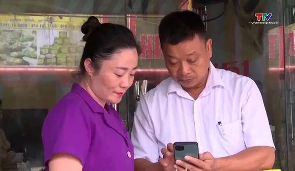 Nông dân ứng dụng chuyển đổi số trong sản xuất, kinh doanh