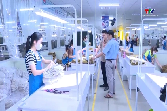 Xuất nhập khẩu cả nước đạt gần 200 tỷ USD sau chưa đầy 3 tháng