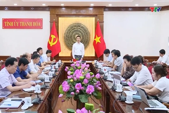 Cán bộ, đảng viên tiên phong bảo vệ nền tảng tư tưởng của Đảng