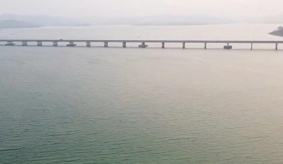 Hồ Yên Mỹ - “viên ngọc xanh” thức giấc