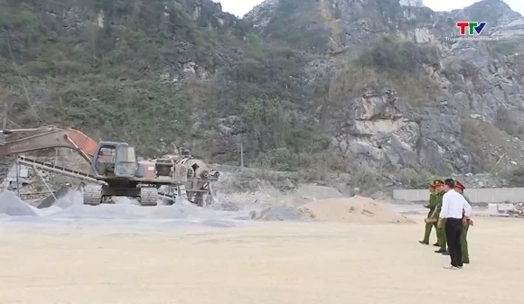 Nâng cao ý thức chấp hành pháp luật về giao thông của chủ mỏ, bến bãi