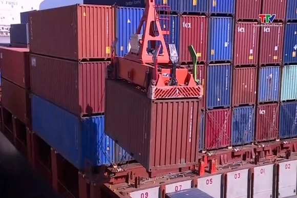 Bộ Tài chính đề xuất miễn phí lĩnh vực hàng không, hàng hải