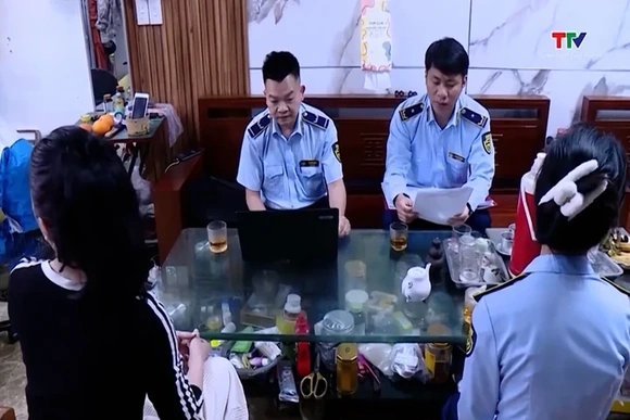 Xử lý cơ sở kinh doanh thời trang vi phạm giả nhãn hiệu, không rõ nguồn gốc xuất xứ