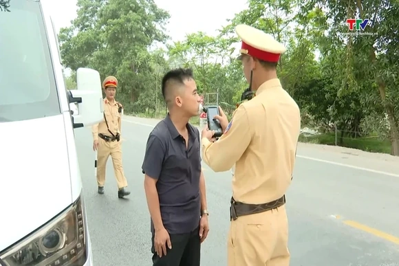 Siết chặt quản lý kinh doanh vận tải - Ngăn chặn nguy cơ tai nạn từ gốc