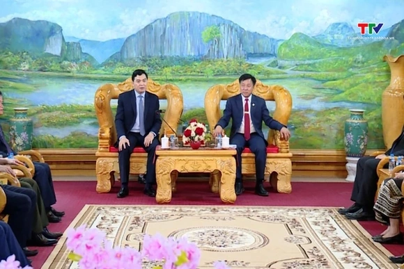 Chủ tịch Ủy ban Nhân dân tỉnh chúc Tết cổ truyền Bunpimay Lào