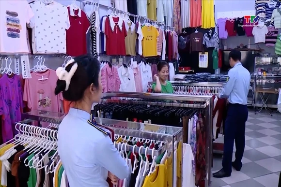 Xử lý cơ sở kinh doanh thời trang vi phạm giả nhãn hiệu, không rõ nguồn gốc xuất xứ