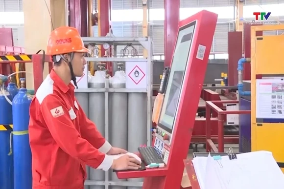 Sản xuất công nghiệp tăng 9%, nhiều ngành chủ lực bứt phá