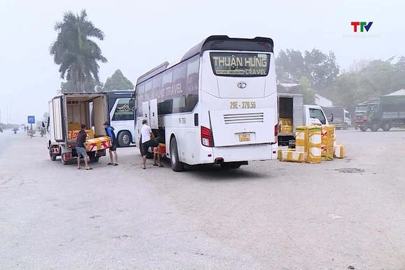 Xử lý các điểm trung chuyển hàng hóa trái phép trên tuyến tránh Quốc lộ 1