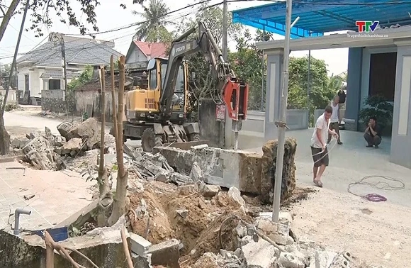 Gần 60 hộ dân tại tổ dân phố Đồng Tâm, phường Tĩnh Gia tự nguyện hiến đất mở rộng đường