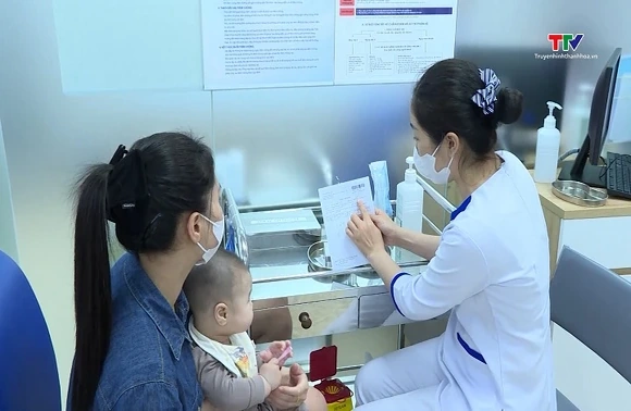 Chủ động tiêm vaccine phòng bệnh viêm màng não mô cầu từ cộng đồng