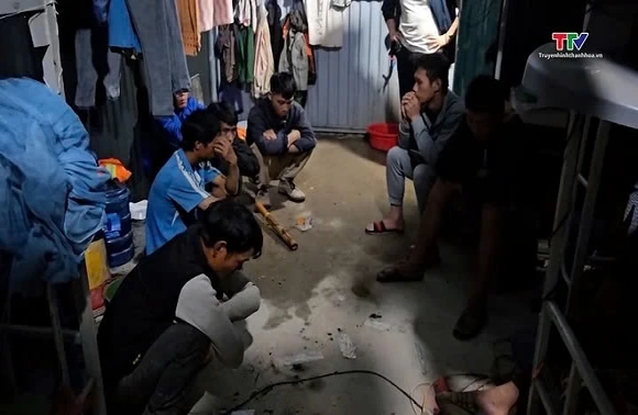 Triệt xóa điểm mua bán, sử dụng trái phép chất ma túy tại lán ở của công nhân