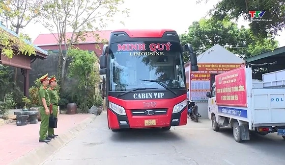 Công an các xã tăng cường các giải pháp đảm bảo trật tự an toàn giao thông