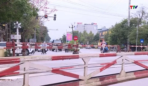 Xử lý 128 trường hợp vi phạm trật tự an toàn giao thông đường sắt
