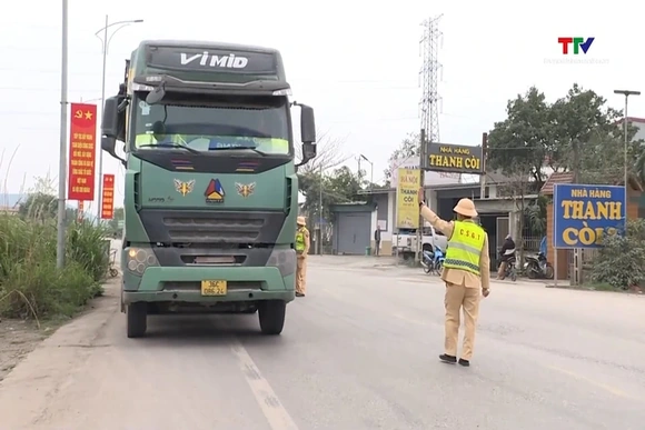 Thanh Hóa tổng kiểm tra, rà soát xe có tải trọng từ 15 tấn trở lên