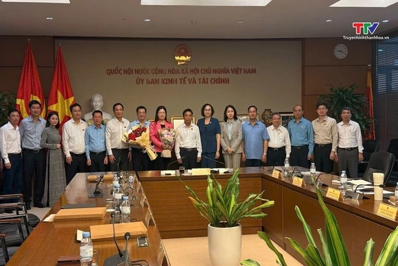 Đồng chí Lương Thị Hoa được bầu giữ chức vụ Phó Trưởng đoàn Đại biểu Quốc hội tỉnh Thanh Hóa khóa XV