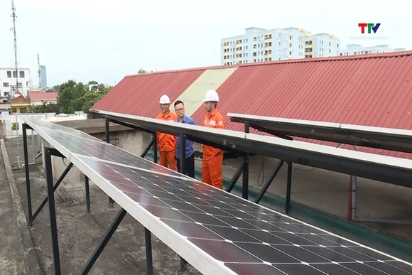 Điện mặt trời mái nhà giảm tải lưới điện mùa nắng nóng
