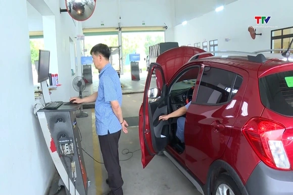 Bỏ dán tem kiểm định trên kính ôtô từ năm 2027