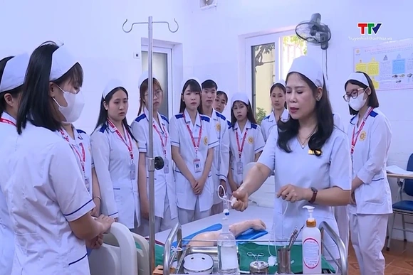 Đào tạo nhân lực ngành y đáp ứng nhu cầu của xã hội