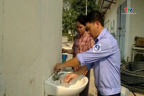 Kiểm tra, làm rõ hiện tượng nước sinh hoạt xuất hiện bọt trắng