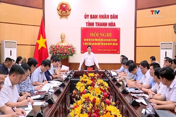 Giao ban tiến độ giải phóng mặt bằng các dự án đầu tư xây dựng hạ tầng kỹ thuật cụm công nghiệp