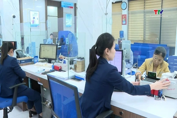 Cần nhiều giải pháp để ổn định lãi suất