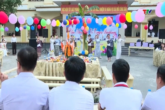 Trường Cao đẳng Y tế Thanh Hoá tổ chức Tết Bunpimay cho lưu học sinh Lào