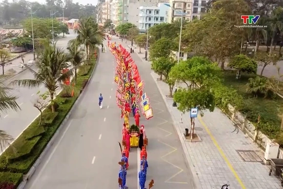Biển mùa lễ hội