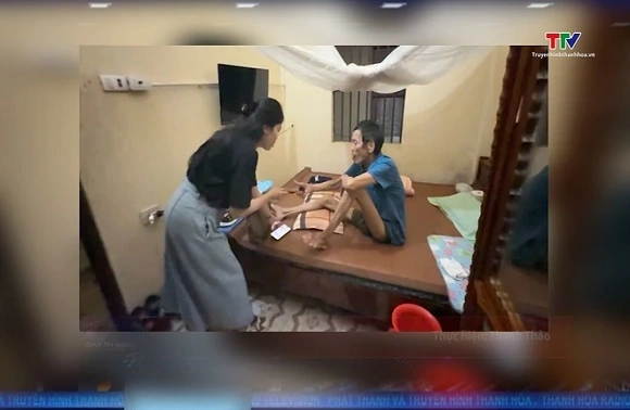 Nhắn tin nhờ Công an phường, người phụ nữ tìm được cha sau 30 năm thất lạc