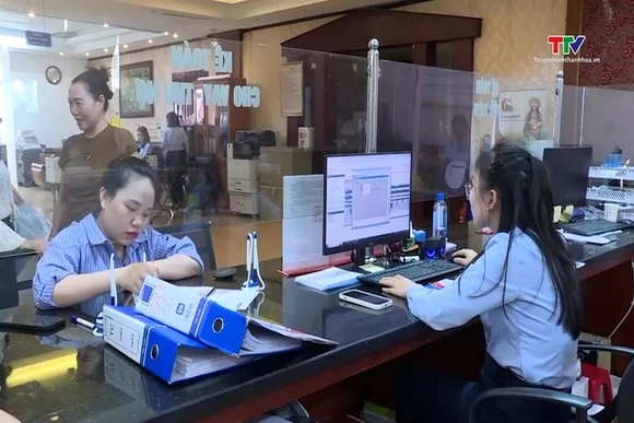 Các ngân hàng đồng thuận giảm lãi suất