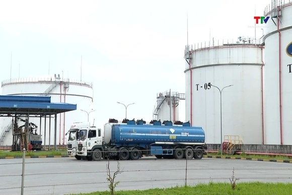 Giảm thuế xăng dầu về 0 đến hết tháng 6/2026