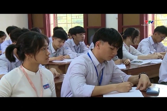 Sẽ tổ chức thử nghiệm thi tốt nghiệp THPT trên máy tính