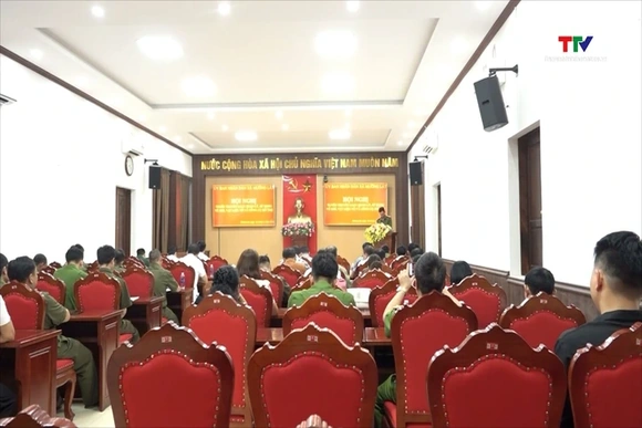 Tuyên truyền về quản lý, sử dụng vũ khí, vật liệu nổ và công cụ hỗ trợ