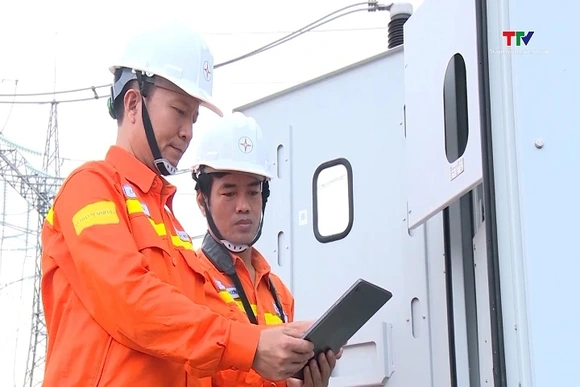 Cấp điện an toàn, ổn định dịp Lễ Giỗ tổ Hùng Vương và 30/4 - 1/5