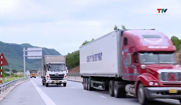 Hơn 600 trường hợp vi phạm trên cao tốc trong 1 ngày