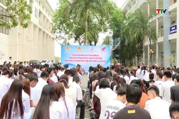Đẩy mạnh tuyên truyền an toàn giao thông trong trường học