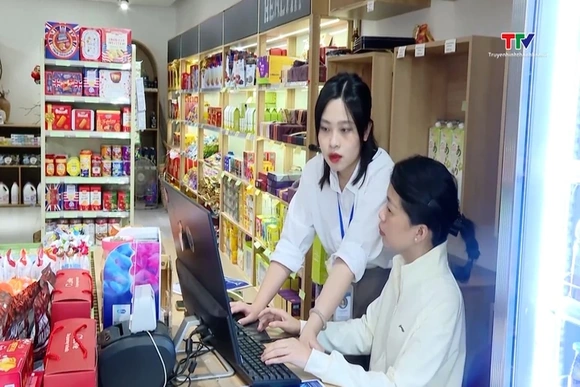 Hộ doanh thu dưới 500 triệu đồng không bắt buộc dừng hóa đơn điện tử