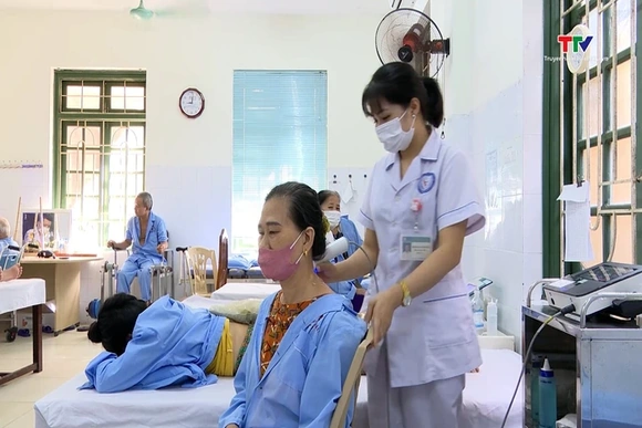 Bệnh cong vẹo cột sống đang có xu hướng gia tăng