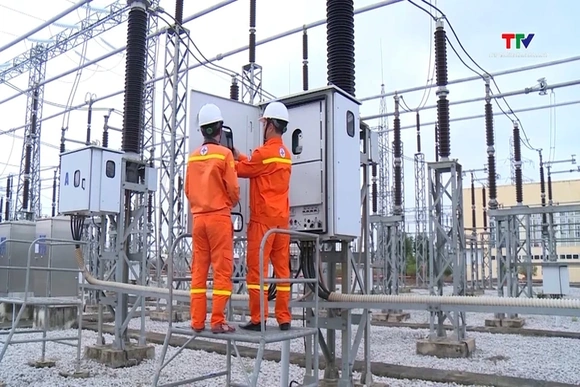 Cấp điện an toàn, ổn định dịp Lễ Giỗ tổ Hùng Vương và 30/4 - 1/5
