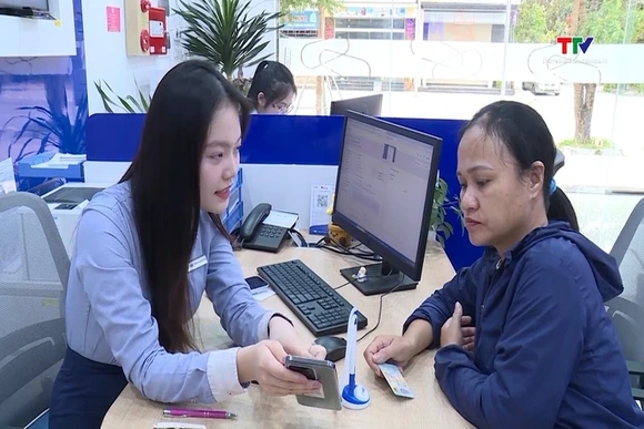 Mặt bằng lãi suất huy động tiếp tục giảm