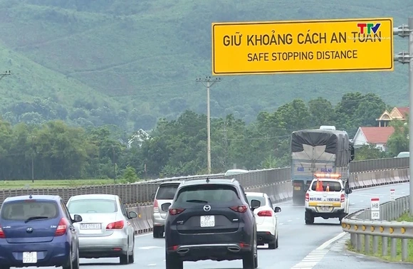 Cục Cảnh sát giao thông siết chặt kiểm soát xe khách trên cao tốc