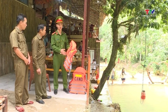 Đảm bảo an toàn để phát triển du lịch suối, thác
