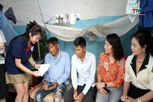 “Tình yêu lớn bắt đầu từ những bài học nhỏ”