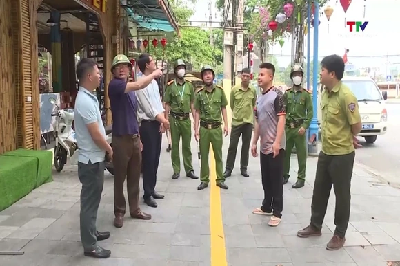 Sầm Sơn công khai đường dây nóng hỗ trợ du khách